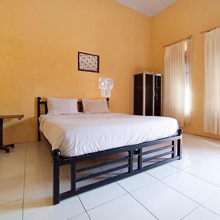 Reddoorz At El Shaday Homestay Banyuwangi Banyuwangi  Exteriör bild