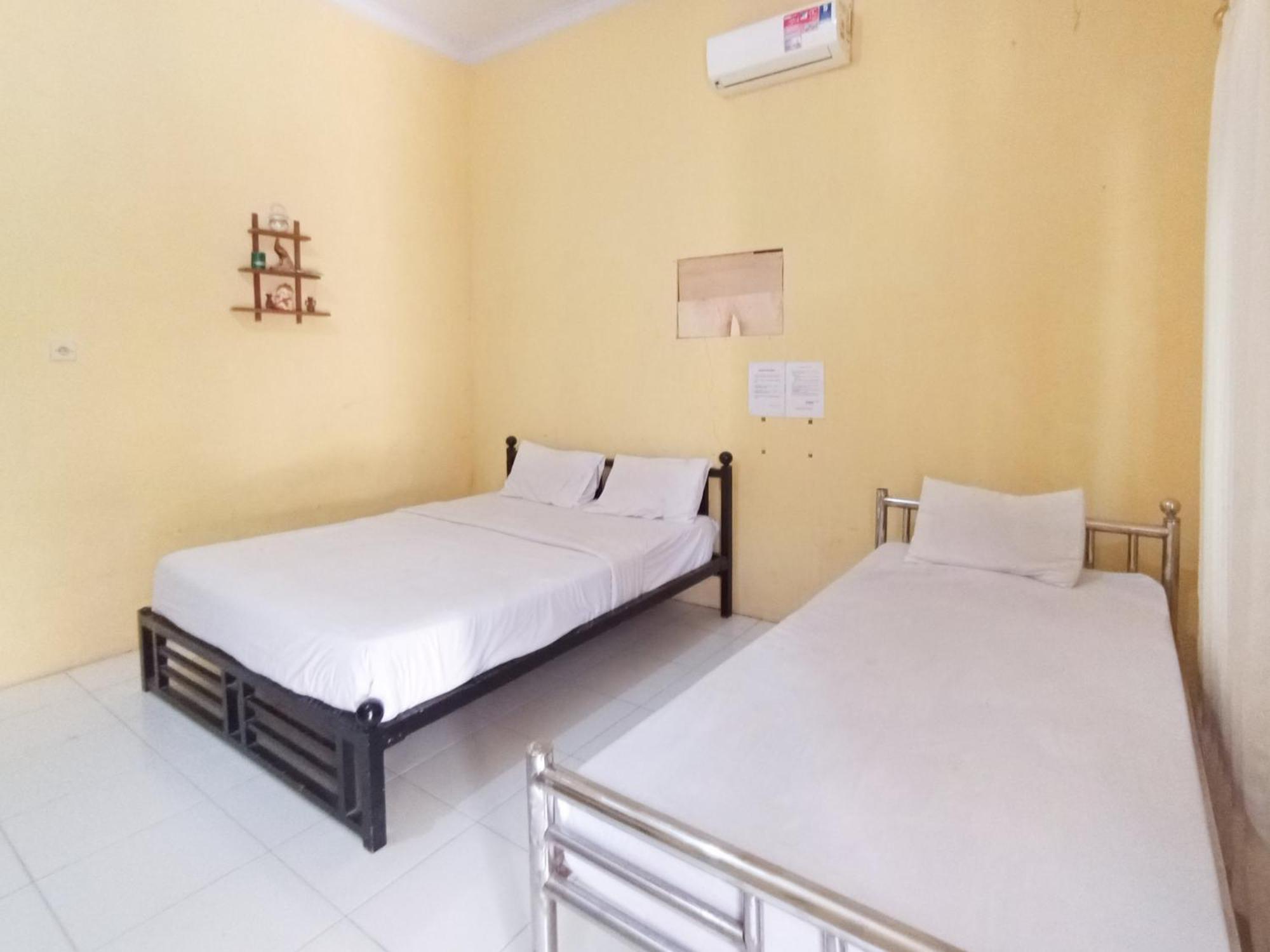 Reddoorz At El Shaday Homestay Banyuwangi Banyuwangi  Exteriör bild