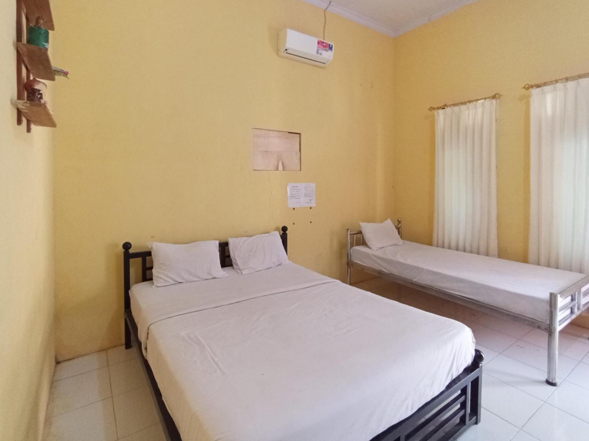 Reddoorz At El Shaday Homestay Banyuwangi Banyuwangi  Exteriör bild