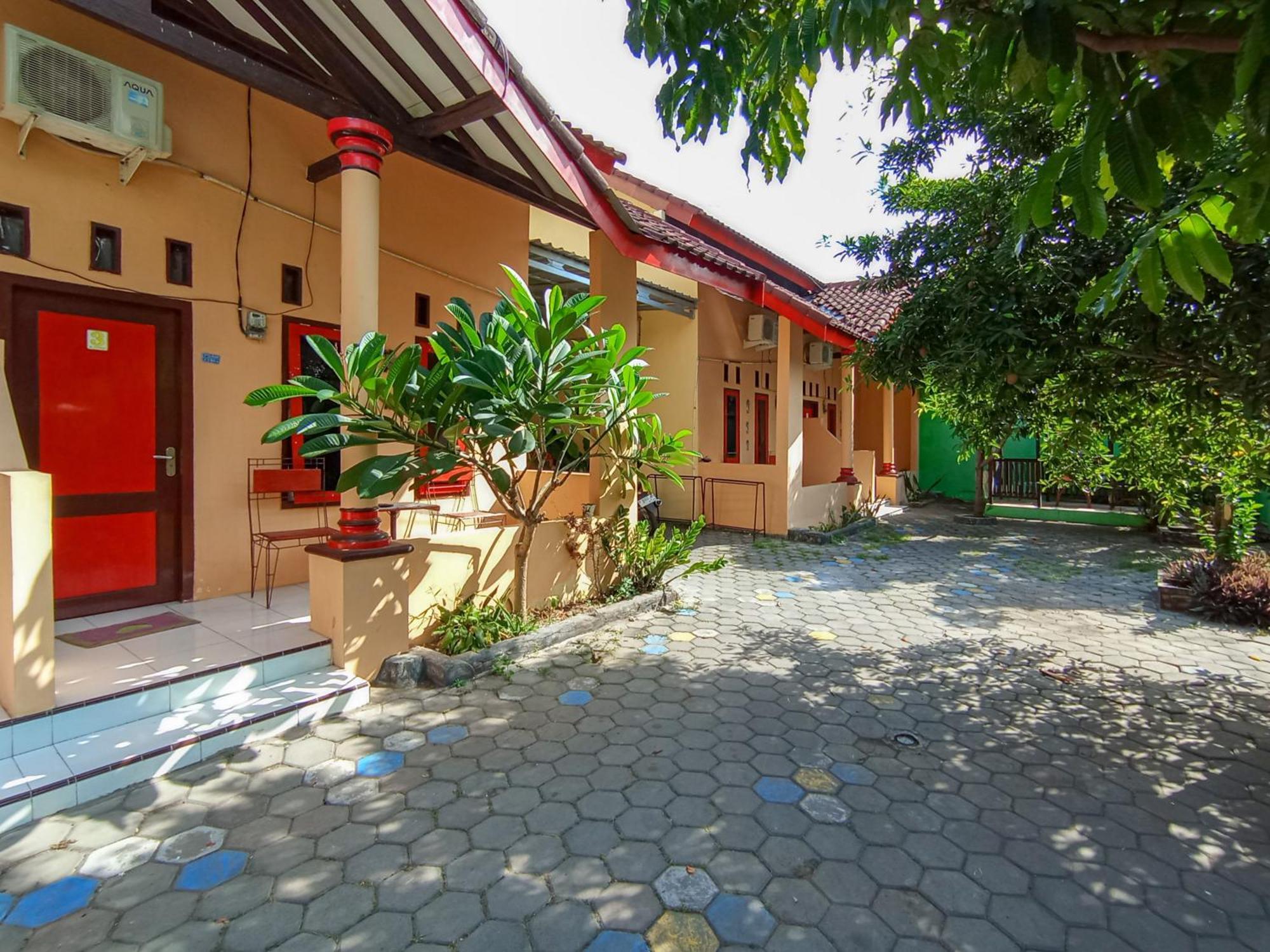 Reddoorz At El Shaday Homestay Banyuwangi Banyuwangi  Exteriör bild