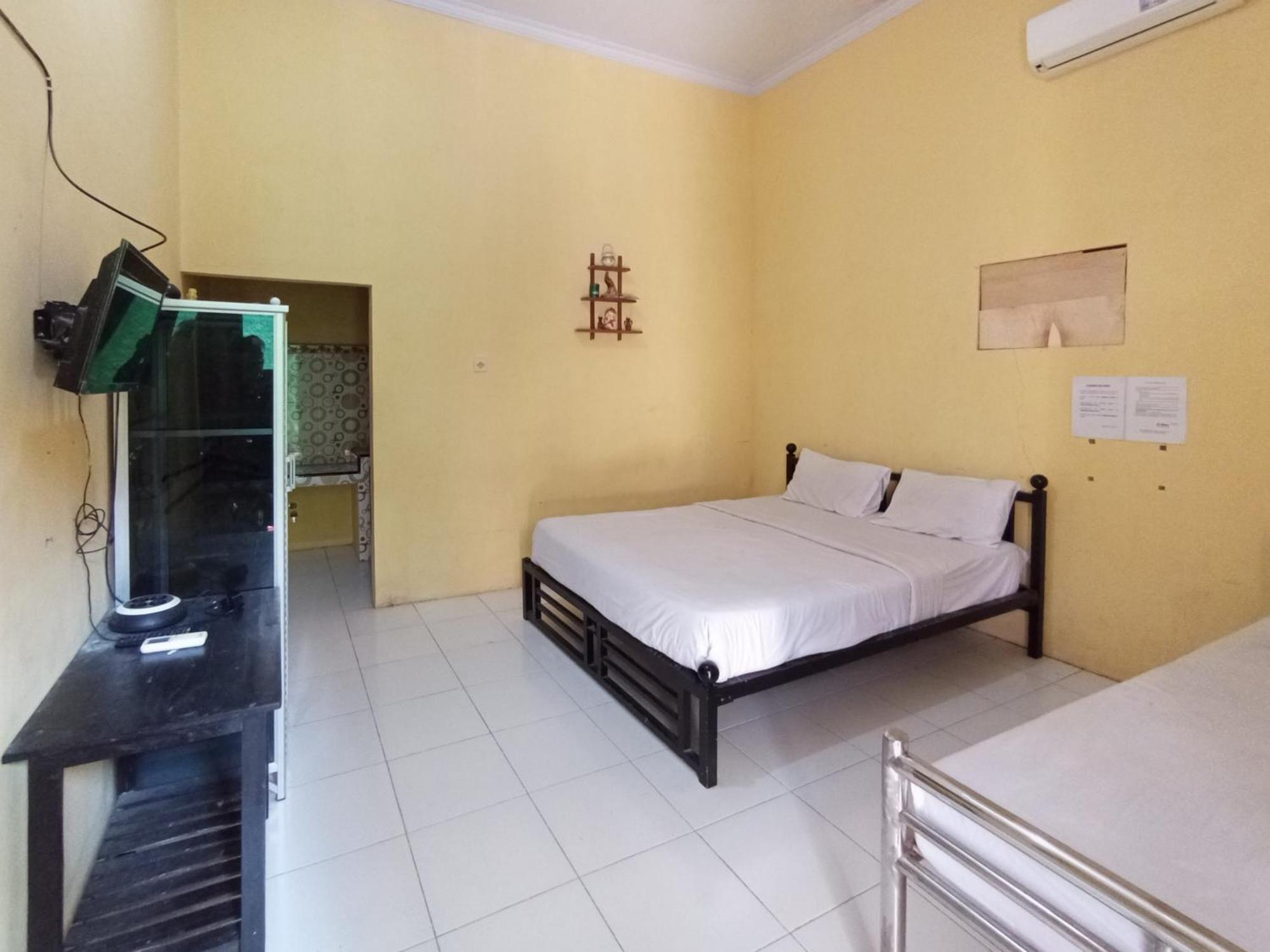 Reddoorz At El Shaday Homestay Banyuwangi Banyuwangi  Exteriör bild